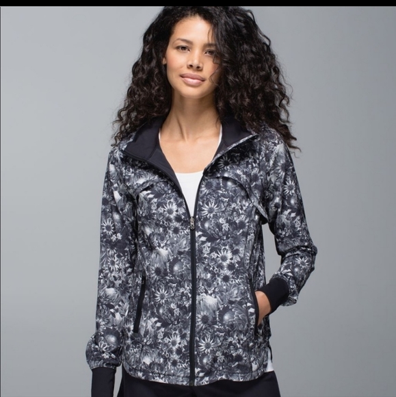 lululemon athletica Jackets & Blazers - Lululemon size 6 floral Bring Back the track jacket LIKE NEW flowerbunga